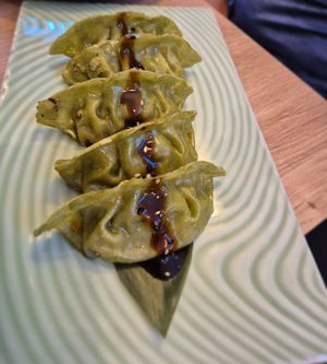 Gyozas de verduras at The Vegan Roll in Madrid