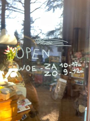 Op zondag ook geopend met spelt koffiekoeken, croissantjes en pistolets. at De Graanhalm in Kalmthout