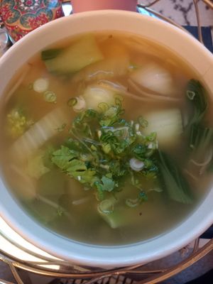 Pho mit viel grünem Gemüse und Rice Nudeln at Restaurant Go - DC Tower in Vienna