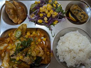 cute vegan K school tray at Sinjeon in Melbourne