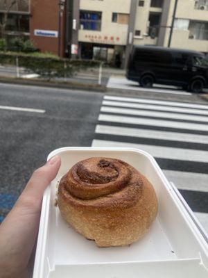 Cinnamon roll   at Woodberry Bakery in Tokyo