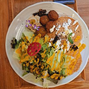 Pancake with falafel and hummus balls at Early Bird Coffee in Kamakura