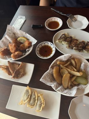   at bar thumbs up! in Gifu