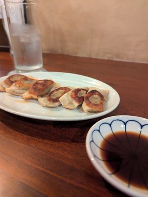  at bar thumbs up! in Gifu