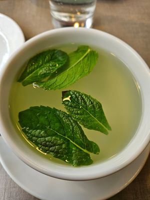 Heiße Zitrone mit Minze at Katzentempel - Trier  in Trier