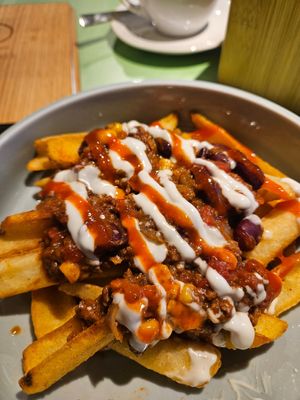 Chili con fries at Katzentempel - Trier  in Trier