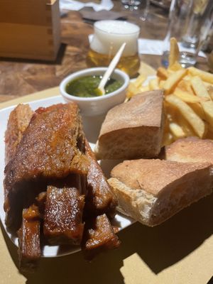 Plant based vegan bbq spare ribs, you can even eat the bone! Don’t forget to the bar tender for a beer to go with   at Crak Brewery & Taproom in Campodarsego