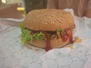 Single smash burger at Rightside Fast Food - Pavilion KL in Kuala Lumpur