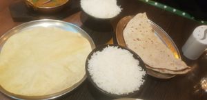 Rice, chapatis and poppadoms at Indian Lounge in Edinburgh