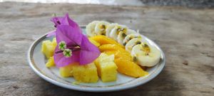 SEASONAL FRUITS at Chivos Veggie in Palomino