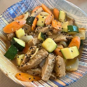 Wok de no pollo y verduras  at Aquí Se Puede in Badajoz