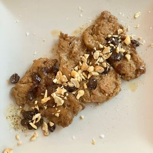 Legumbreta con salsa brandy y frutos secos  at Aquí Se Puede in Badajoz