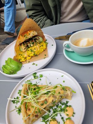 Quiche and egg sandwich at Vegan Backyard in Berlin