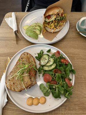 (V) eggdrop und Grilled Cheese Sandwich  at Vegan Backyard in Berlin
