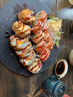 Green Peace und Crunchy Tuna Rolls at House of Vegan in Leipzig