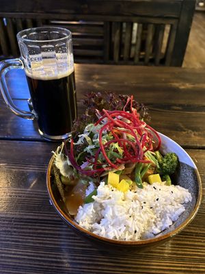 Com Sot Pad Thai and schwartzbier   at House of Vegan in Leipzig