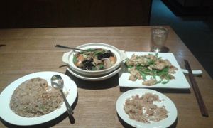 I'm a rather big eater, for some people this is enough for 2. I had what's shown here and a soup for 125 rmb at Yi Tian Yi Su - Zhujiangxincheng in Guangzhou