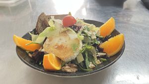 Ziegenkäse Salat Vegetarisch   at Santé in Mallorca