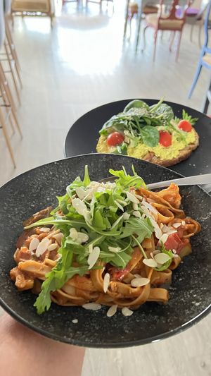 Gemüse Tagliatelle & Scrambled Tofu Vegan  at Santé in Mallorca