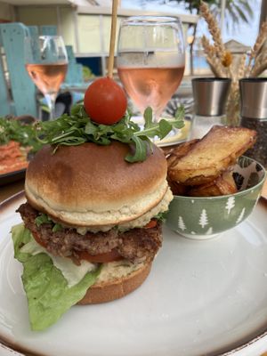 Veganer Burger  at Santé in Mallorca