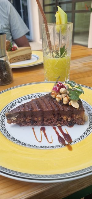 Snickers cake at Santé in Mallorca