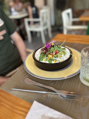 Sehr freundlich, familiär, alles vegetarisch oder vegan. Auch für Familien geeignet. Die Speisen sind sehr vielseitig und liebevoll angerichtet.  at Santé in Mallorca