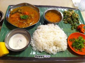 Southern Indian meal (vegetarian) You have to choose regular Japanese rice or Jasmin rice (long rice) , optional extra coliander leaf as topping. at Chowk in Osaka