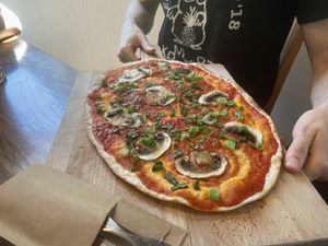 Großer veganer Flammkuchen   at Waffelhaus zum Bergischen Löwen in Solingen