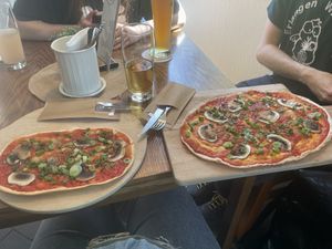 Größenvergleich  at Waffelhaus zum Bergischen Löwen in Solingen