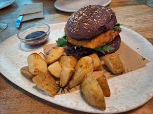 Crunchy burger at Katoa in Roquetas De Mar