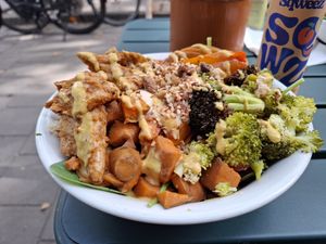 Harvest Bowl vegan at SLA - Ceintuurbaan in Amsterdam