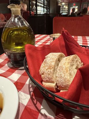 Delicious bread and olive oil    at Pino Bianco in Verona
