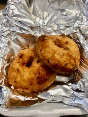 Vada at Sangeetha Vegetarian Restaurant in Abu Dhabi