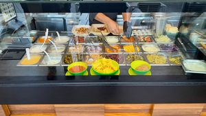 Viele vegane Optionen, sogar vegane Käse! at Ecke Kumpir in Eckernfoerde