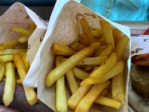 Fries (mid-)  at OPA in Tirana