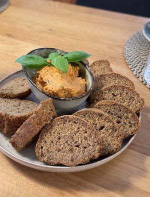 selbstgebackenes Brot mit Schafskäseaufstrich  at Sabine's Manufaktur & Kochschule in Piesport