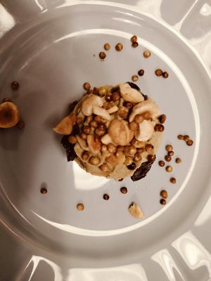 Hummus di lenticchie con nocciole e visciole at Gallorosso al Guasco in Ancona