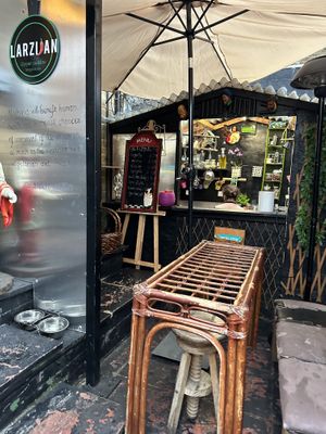   at Larzijan in East London