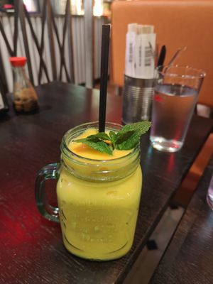 Mango shake at Chay Vegan - Marknadsvägen in Helsingborg