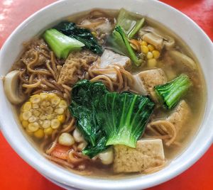 Yee mee soup at My Way Vege Shop in Johor Bahru