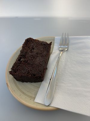 Zucchini-Schoko-Kuchen 4,90€
  at Gutmut in Linz