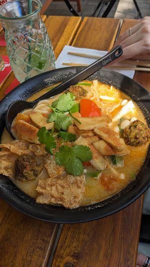 Thai tanic lamian at Shiyu in Vienna