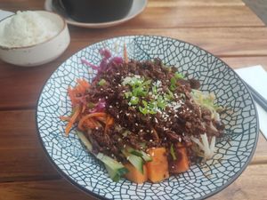Rainbow bowl with brown rice and quinoa at Shiyu in Vienna
