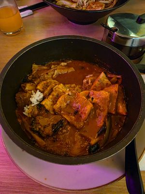 T2 Ma La Hot pod (I forgot to Take a picture in the beginning, so I already took a few bites Here) at Shiyu in Vienna