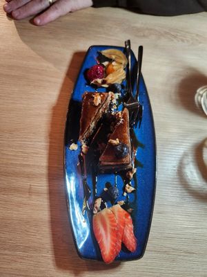 Apple poppyseed cake also GF at Shiyu in Vienna