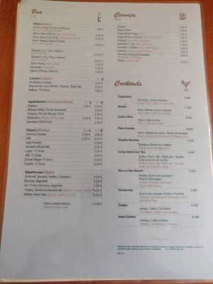 Vegan options marked with V at Pastelaria Colibri 2 in Albufeira