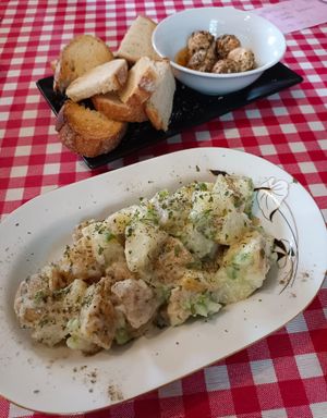 Patatas bravas veganas at El Fogón de Arcusa in Huesca