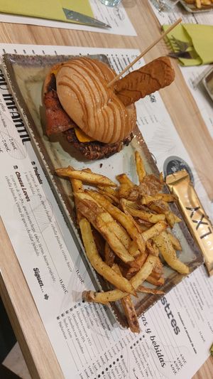 Hamburguesa lotus vegana at The Paradise Burgers in Ciudad Real