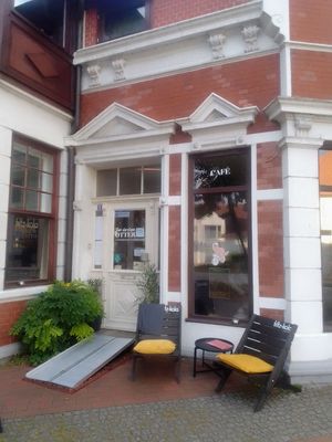 Cozy nice cafe with vegan options. at Zum durstigen Otter in Ottersberg