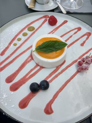 Kokos Panna Cotta, Mangosauce at Restaurant Omea  in Loerrach